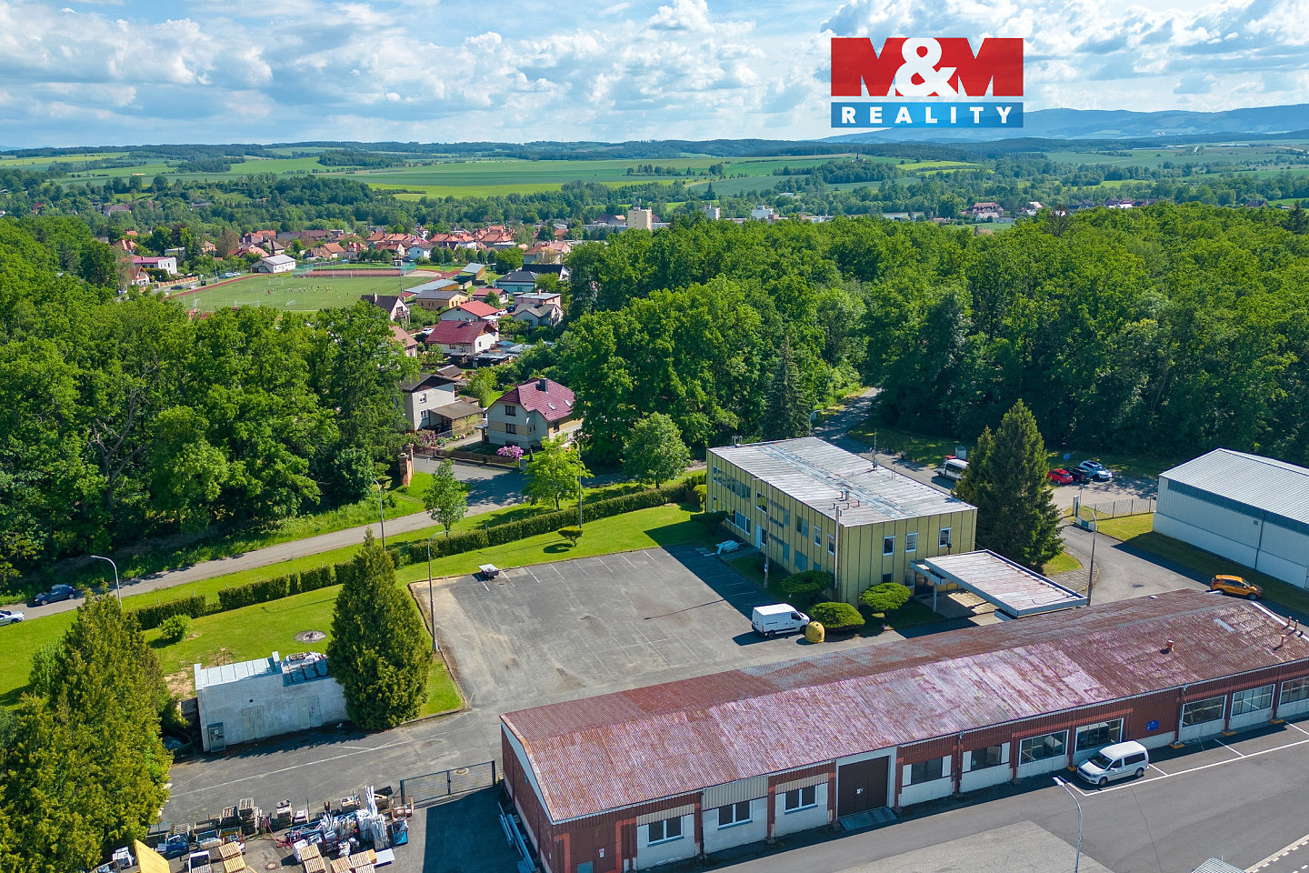 Pronájem parkovacího stání,15 m2, horš. týn, ul. zahradní