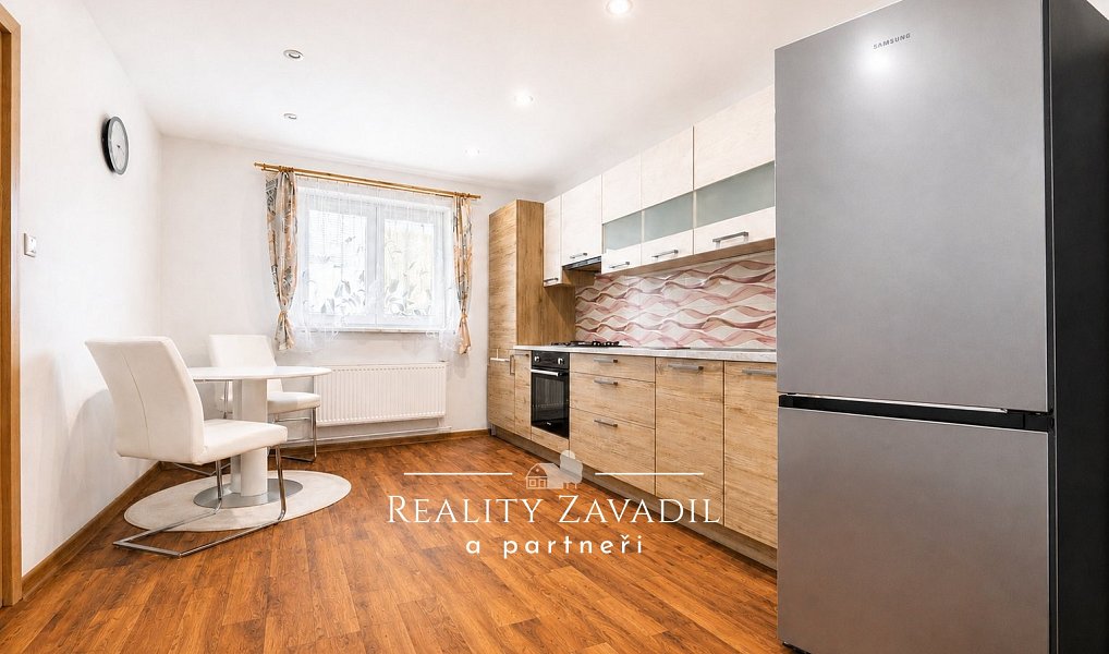 Prodej domu 130 m² s pozemkem 1 716 m², Vroutek – náhled fotky 6