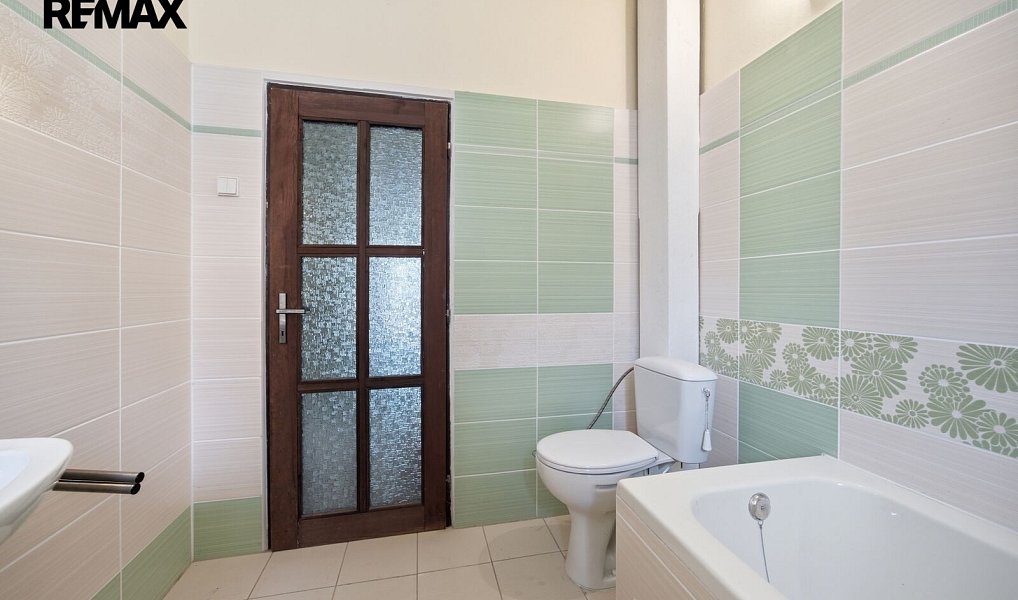Prodej domu 240 m² s pozemkem 808 m², Karlovy Vary – náhled fotky 12