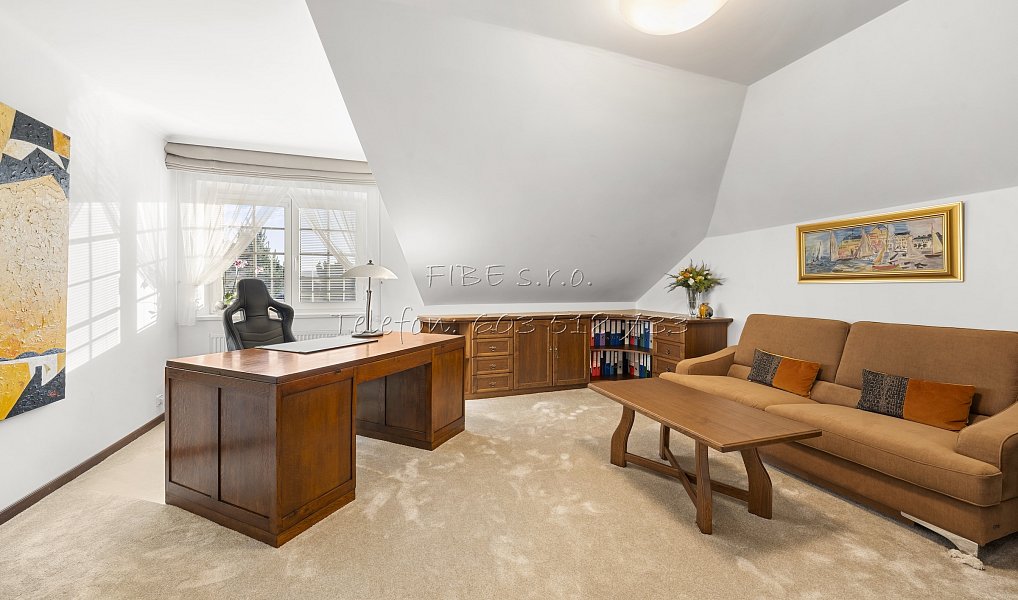 Prodej vily 458 m² s pozemkem 1 401 m², Kamenice – náhled fotky 27
