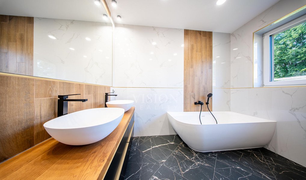 Prodej domu 272 m² s pozemkem 1 091 m², Kamenice – náhled fotky 19