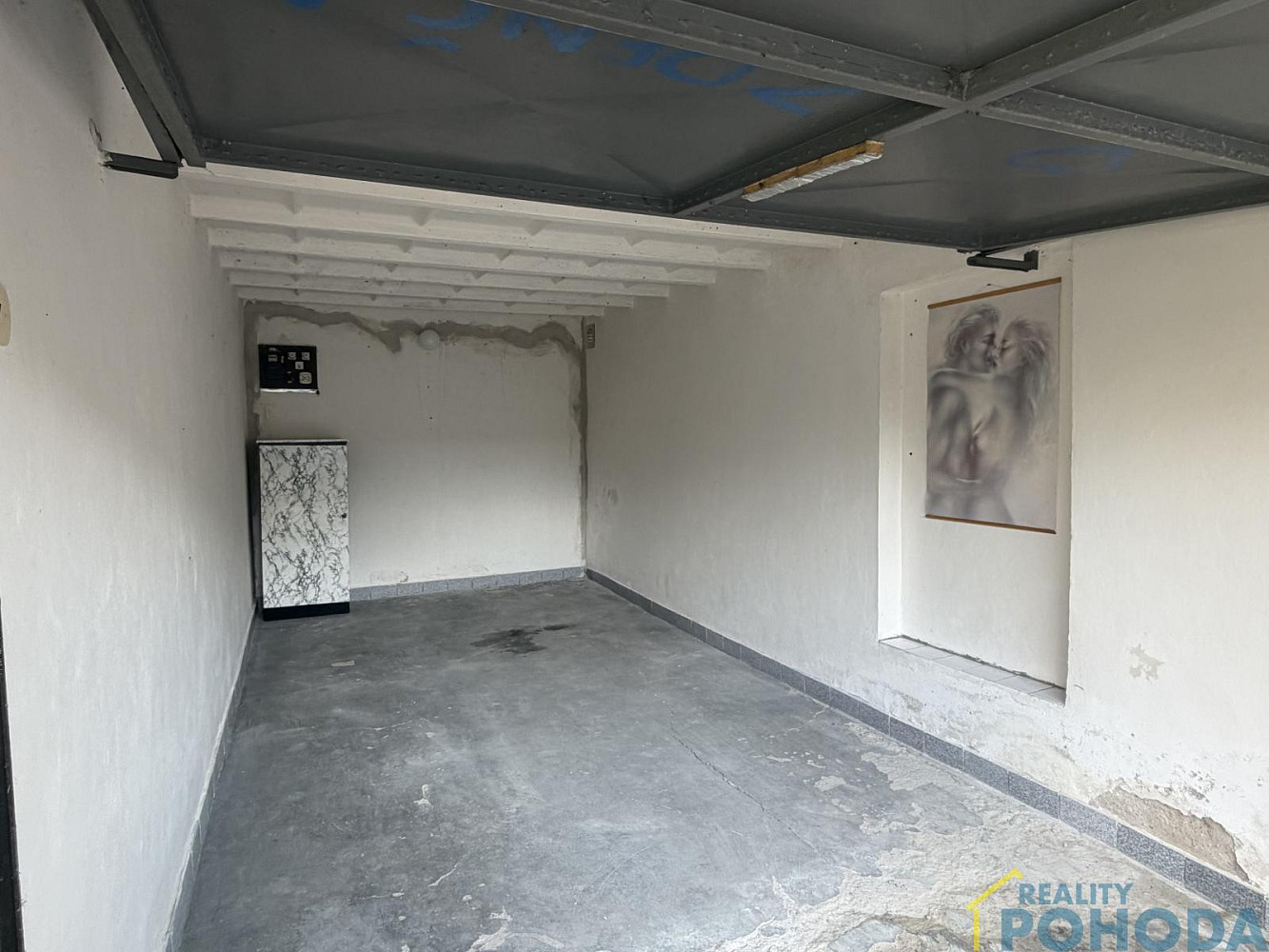 Prodej prostorné garáže 23 m2 v sídlišti družba ve vysokém mýtě — photo 4