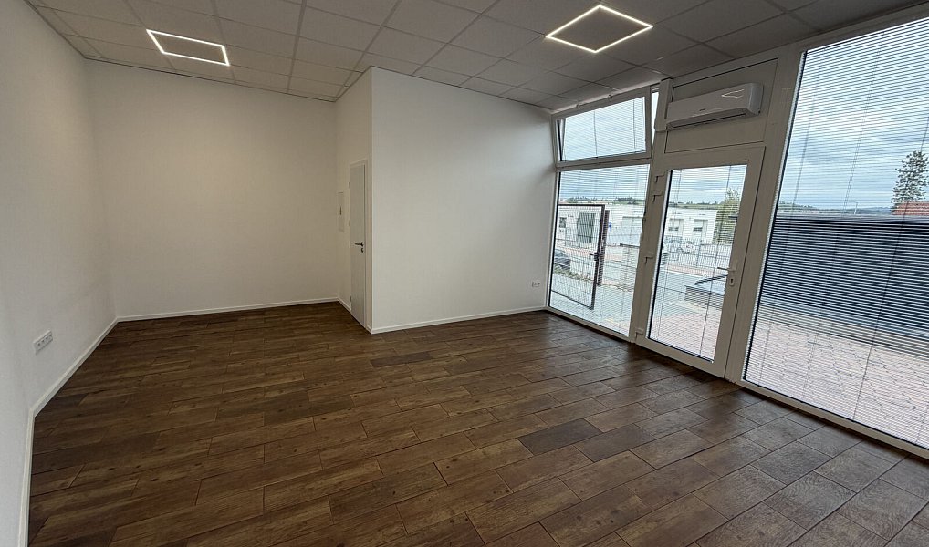 Pronájem obchodních prostor 52 m², Pelhřimov – náhled fotky 4