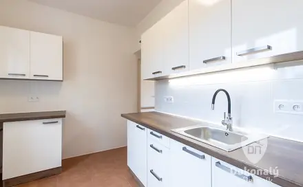 Pronájem bytu 3+1 73 m², Počernická, Praha 10 - Malešice