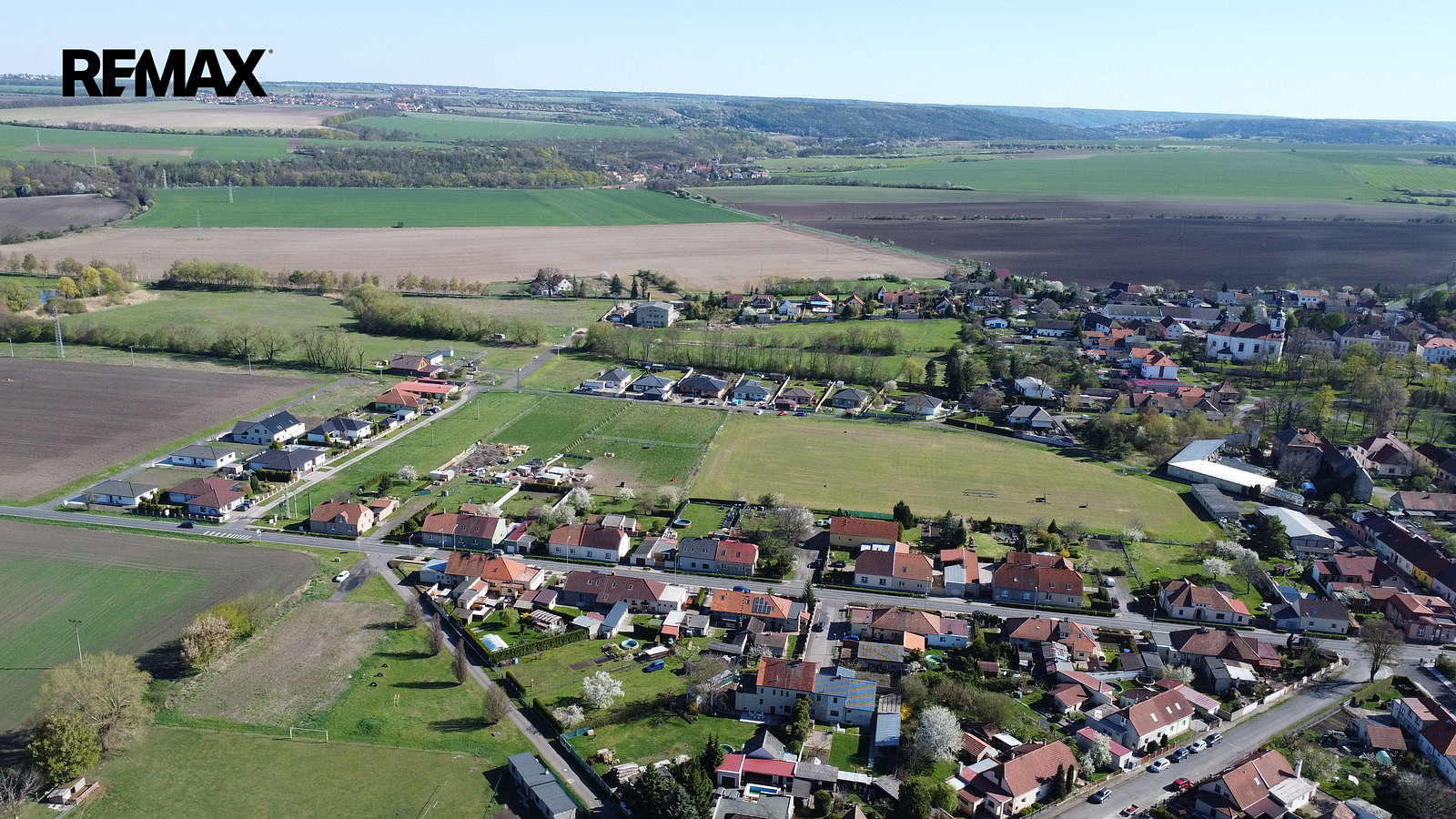 Prodej stavebního pozemku 1 172 m² – pohled 2