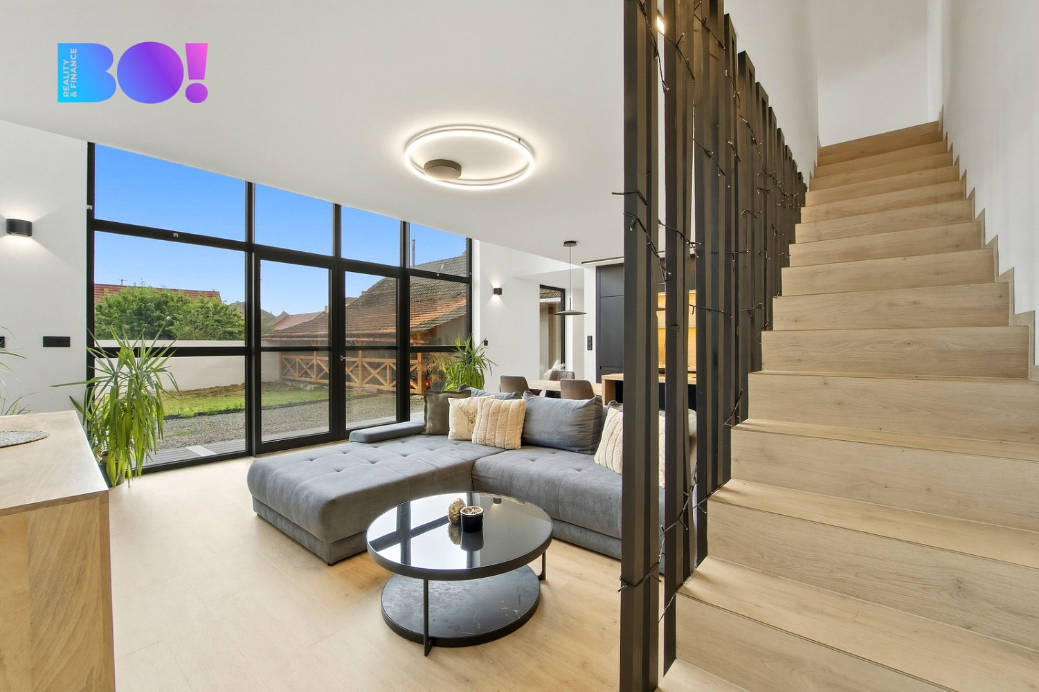 Prodej domu 372 m² s pozemkem 3 043 m² – fotografie 2