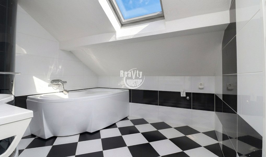Prodej bytu 4+kk 90 m², Jihlava – náhled fotky 15