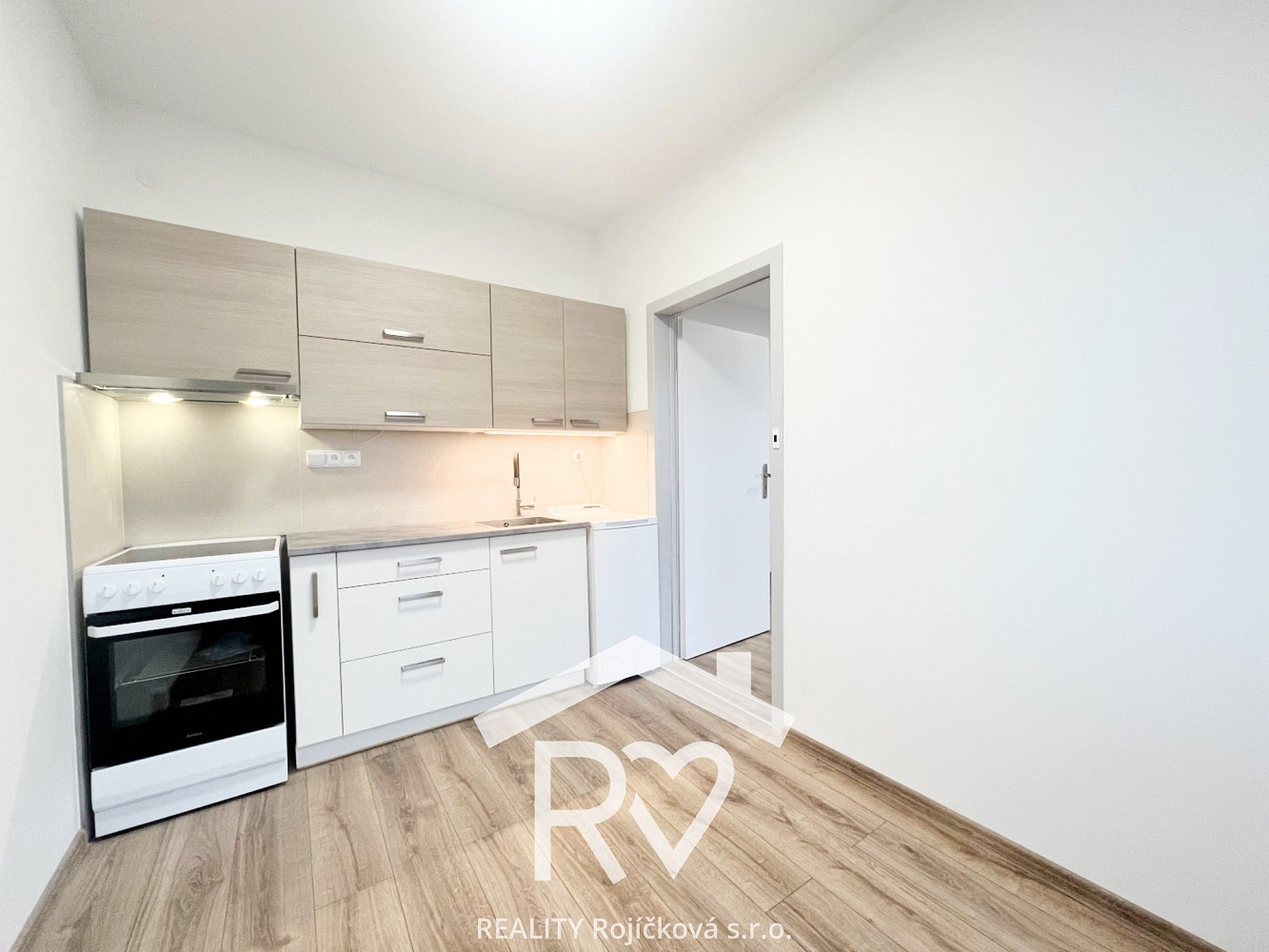 Pronájem bytu 2+1 47 m² – pohled 2