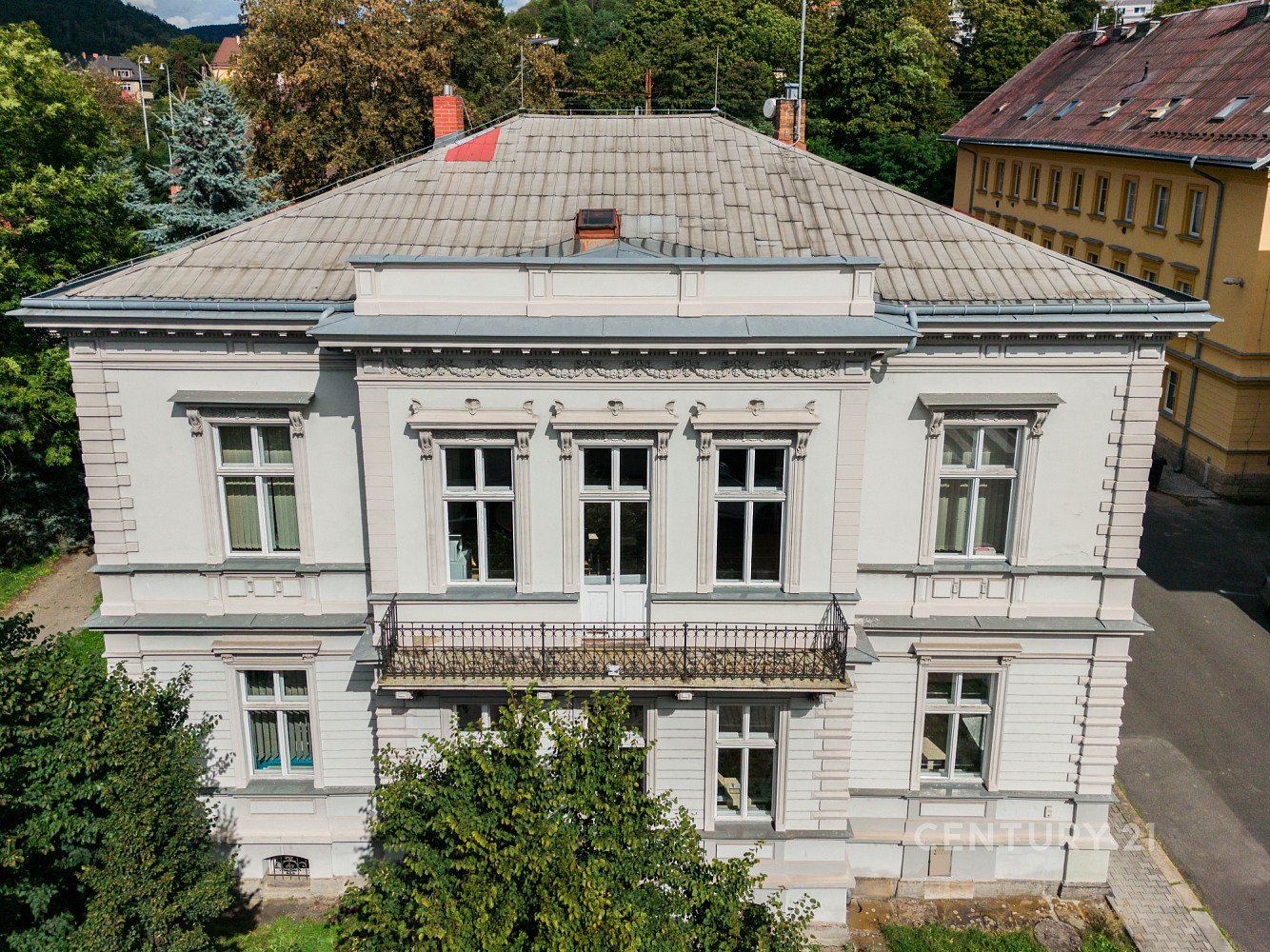 Prodej domu 801 m² s pozemkem 1 331 m²
