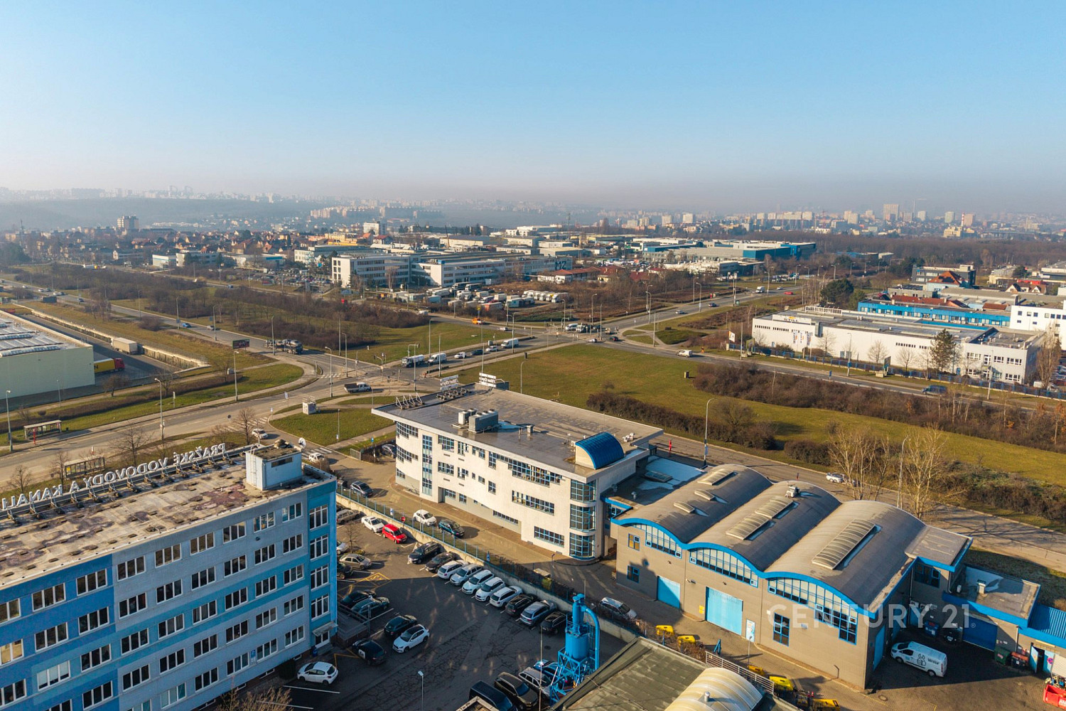 Pronájem kanceláře 670 m² – fotografie 2