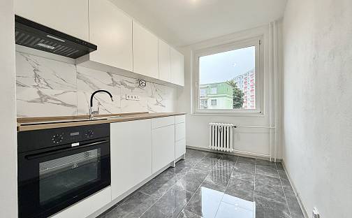Prodej bytu 4+1 81 m², V Oblouku, Ústí nad Labem - Krásné Březno