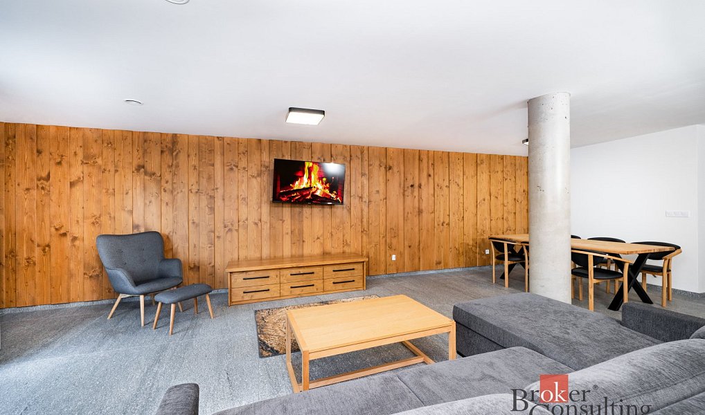 Prodej domu 214 m² s pozemkem 350 m², Trutnov – náhled fotky 13