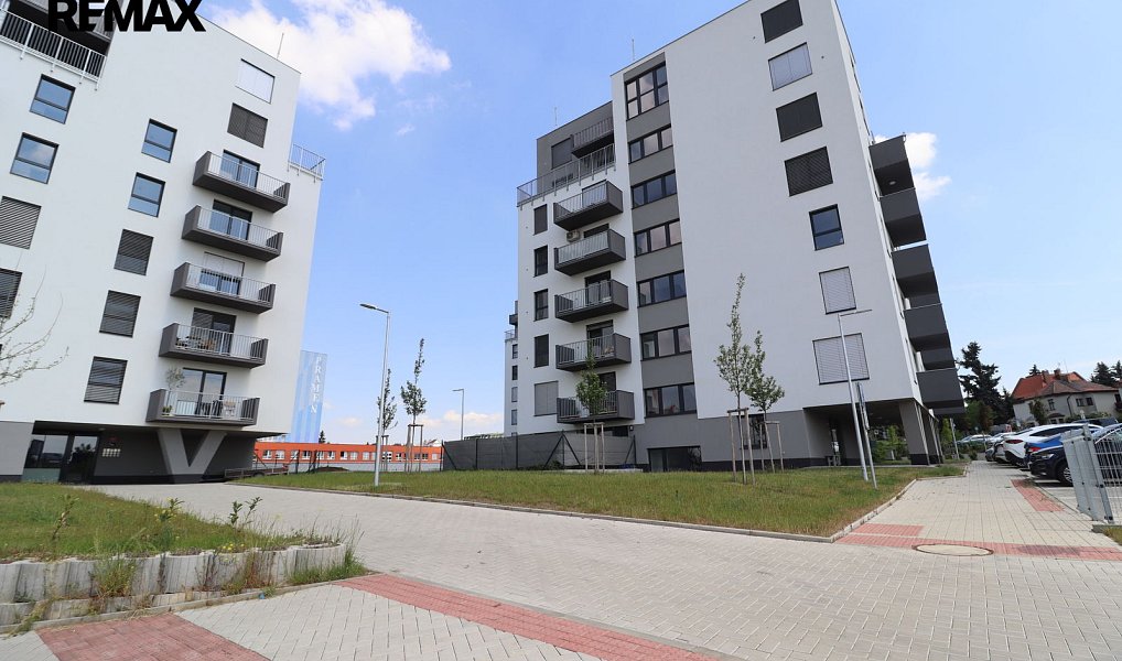 Pronájem bytu 1+kk 30 m², Praha – náhled fotky 10
