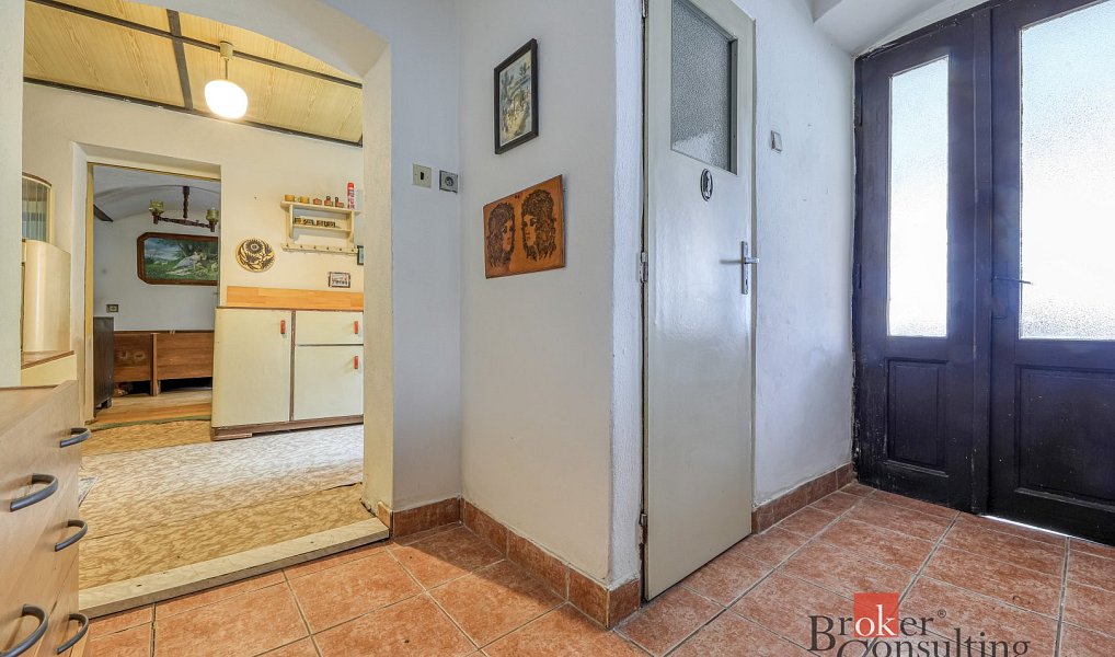 Prodej domu 188 m² s pozemkem 2 122 m², Neurazy – náhled fotky 6