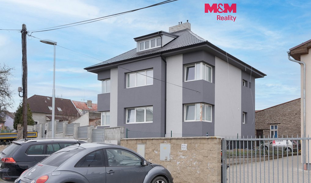 Prodej nájemního domu, činžáku 870 m², Kladno – fotka 1 z 30