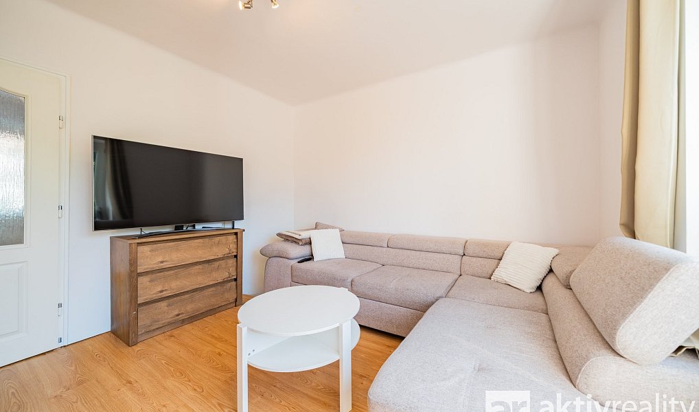 Prodej domu 260 m² s pozemkem 752 m², Praha – náhled fotky 5