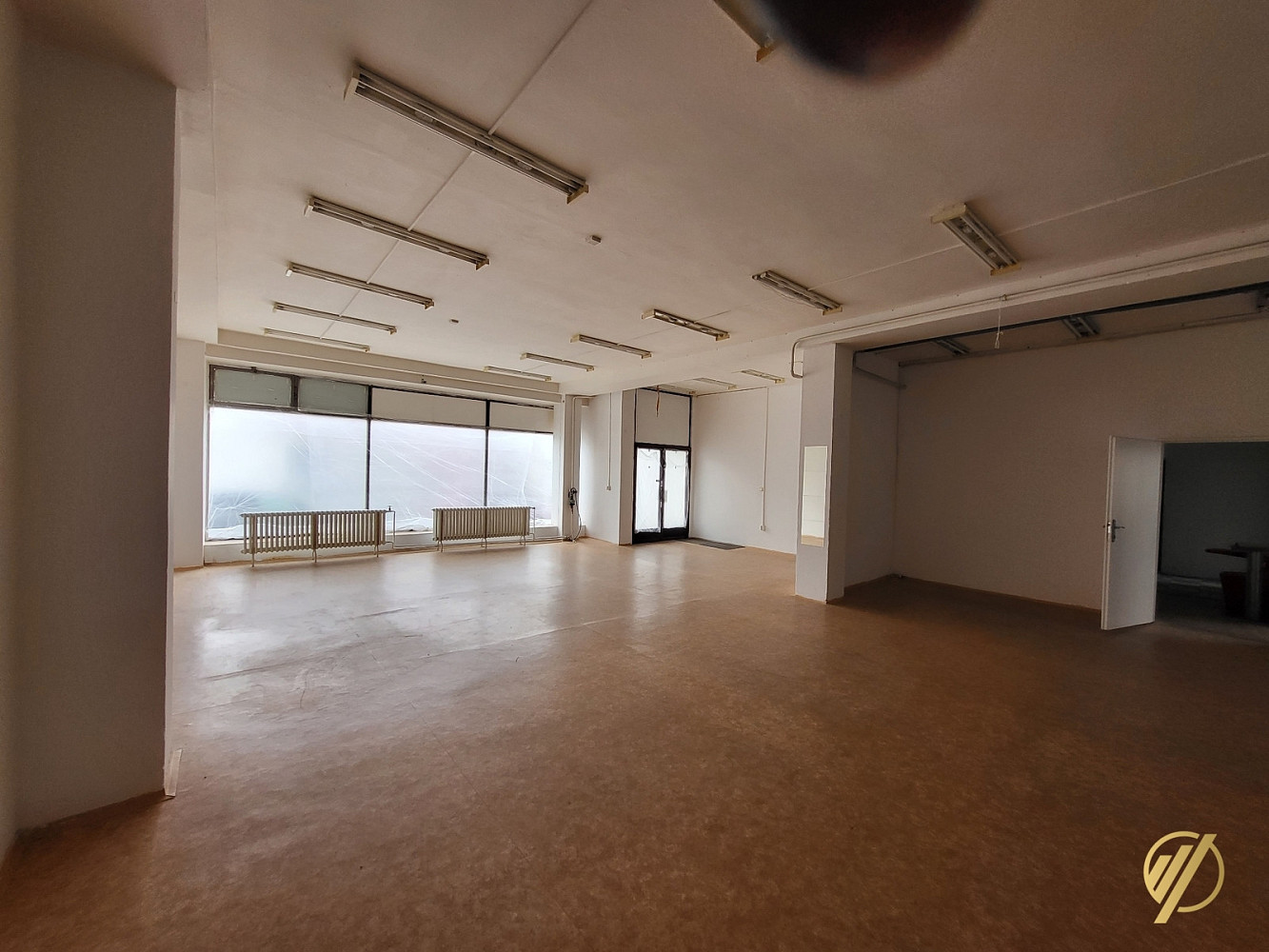 Prodej obchodních prostor 700 m² – fotografie 2