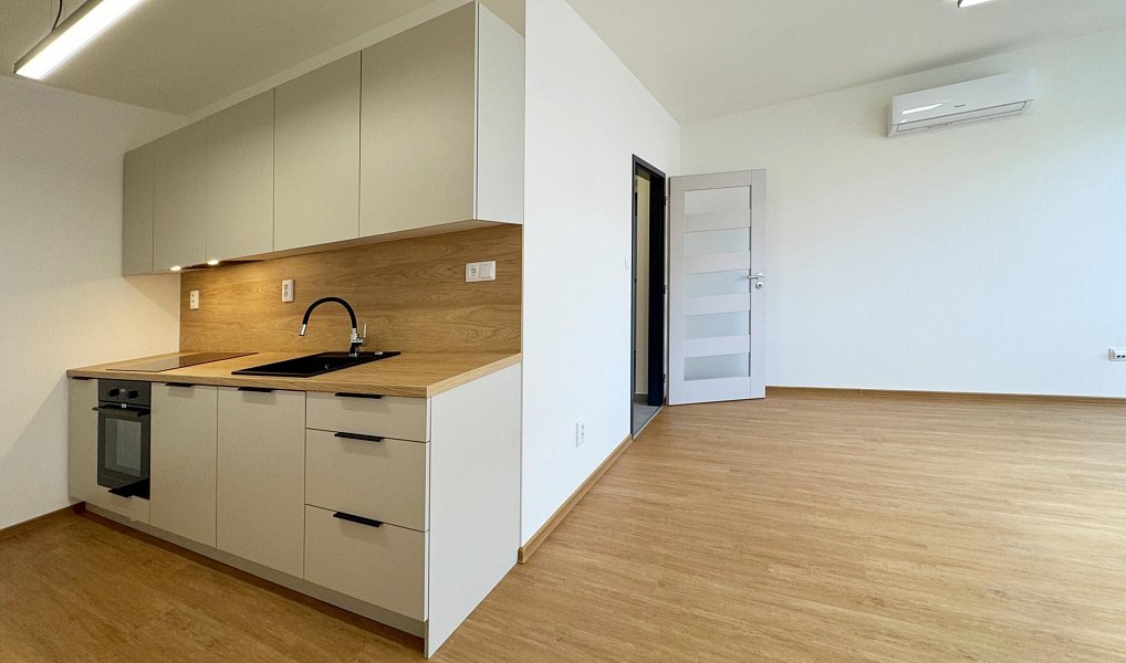 Pronájem bytu 1+kk 36 m², Kladno – náhled fotky 13