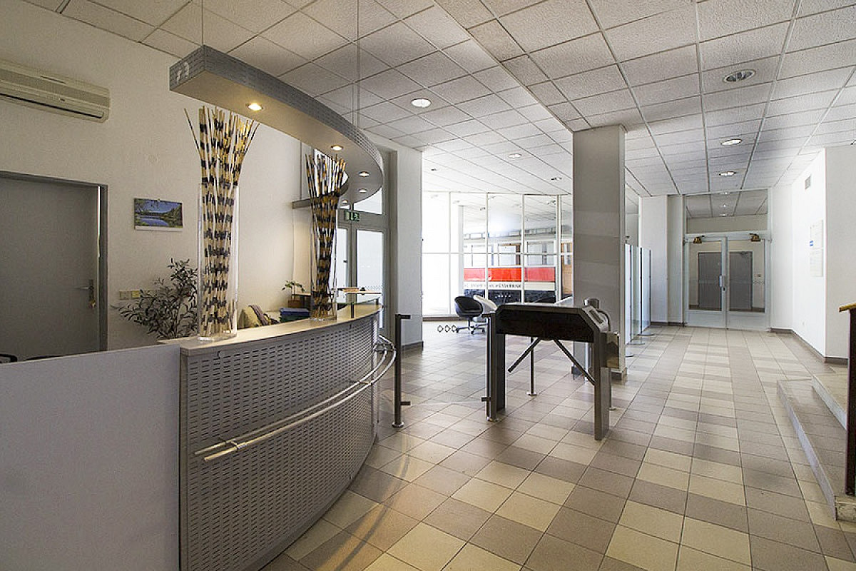 Pronájem kanceláře 126 m² — photo 2