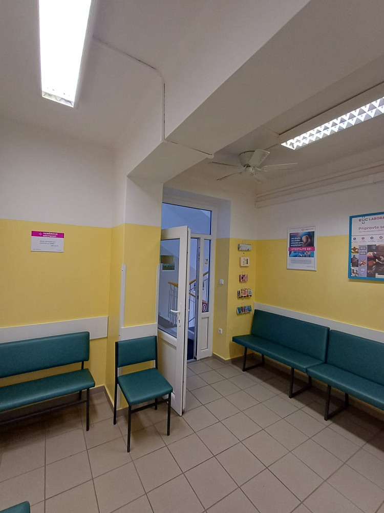 Pronájem kanceláře 159 m² – další