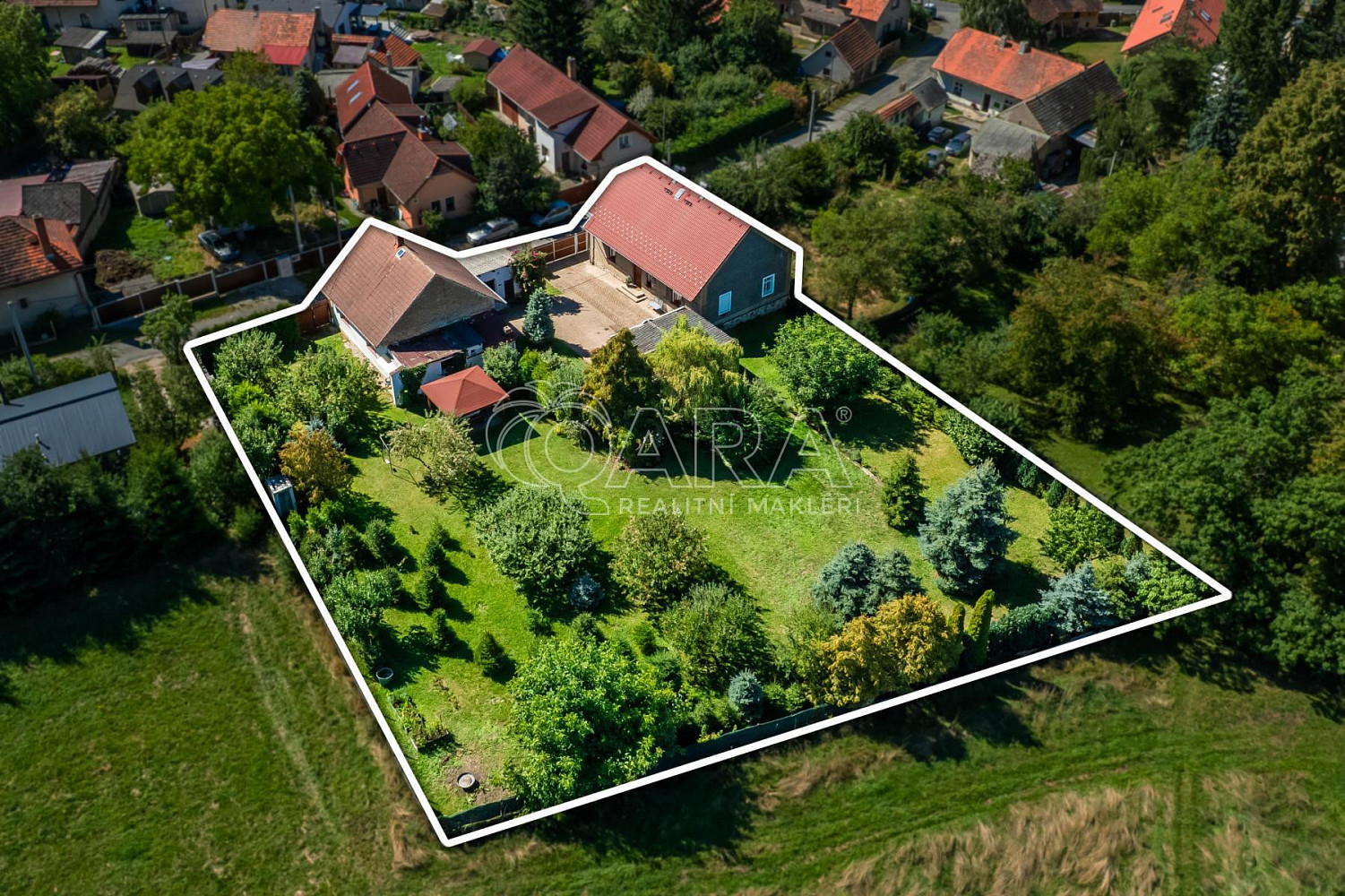 Prodej domu 180 m² s pozemkem 2 065 m²