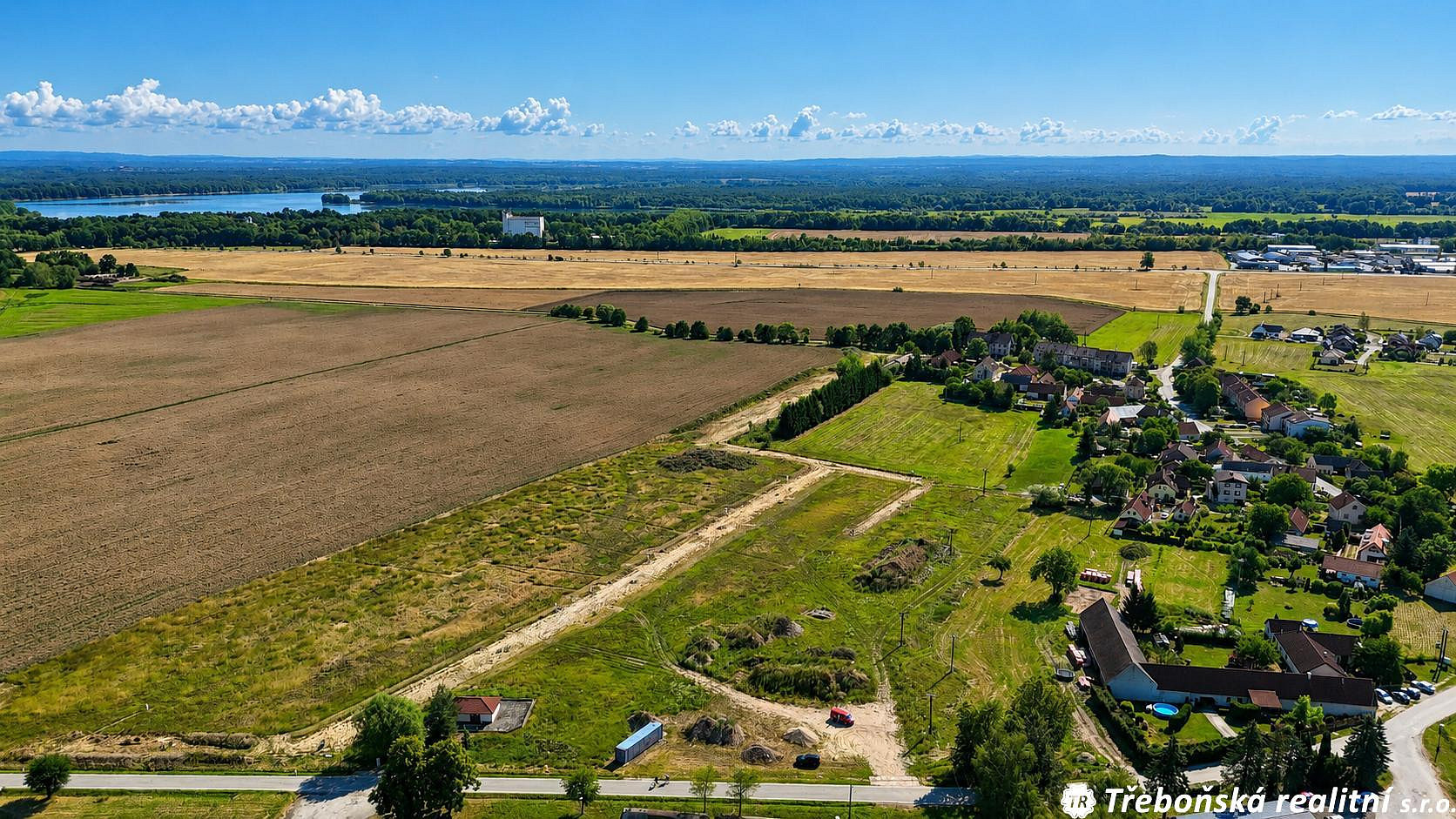 Prodej stavebního pozemku 1 832 m² – fotografie 4