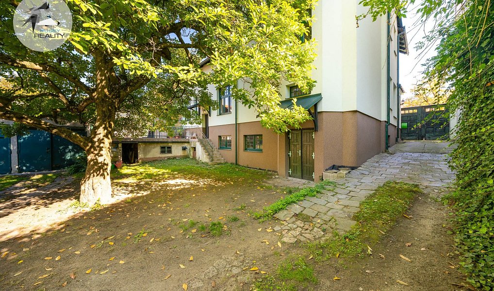 Prodej domu 268 m² s pozemkem 1 048 m², Napajedla – náhled fotky 21