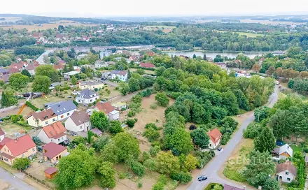 Prodej stavebního pozemku 994 m², Týnec nad Labem, okres Kolín