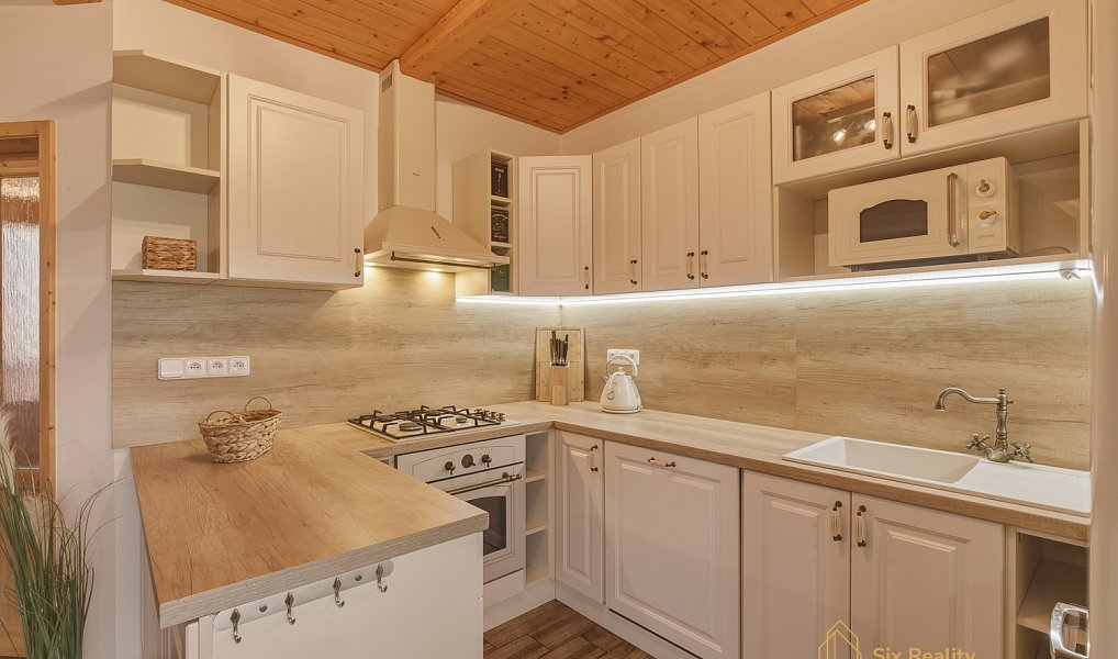 Prodej domu 261 m² s pozemkem 800 m², Zavidov – náhled fotky 6