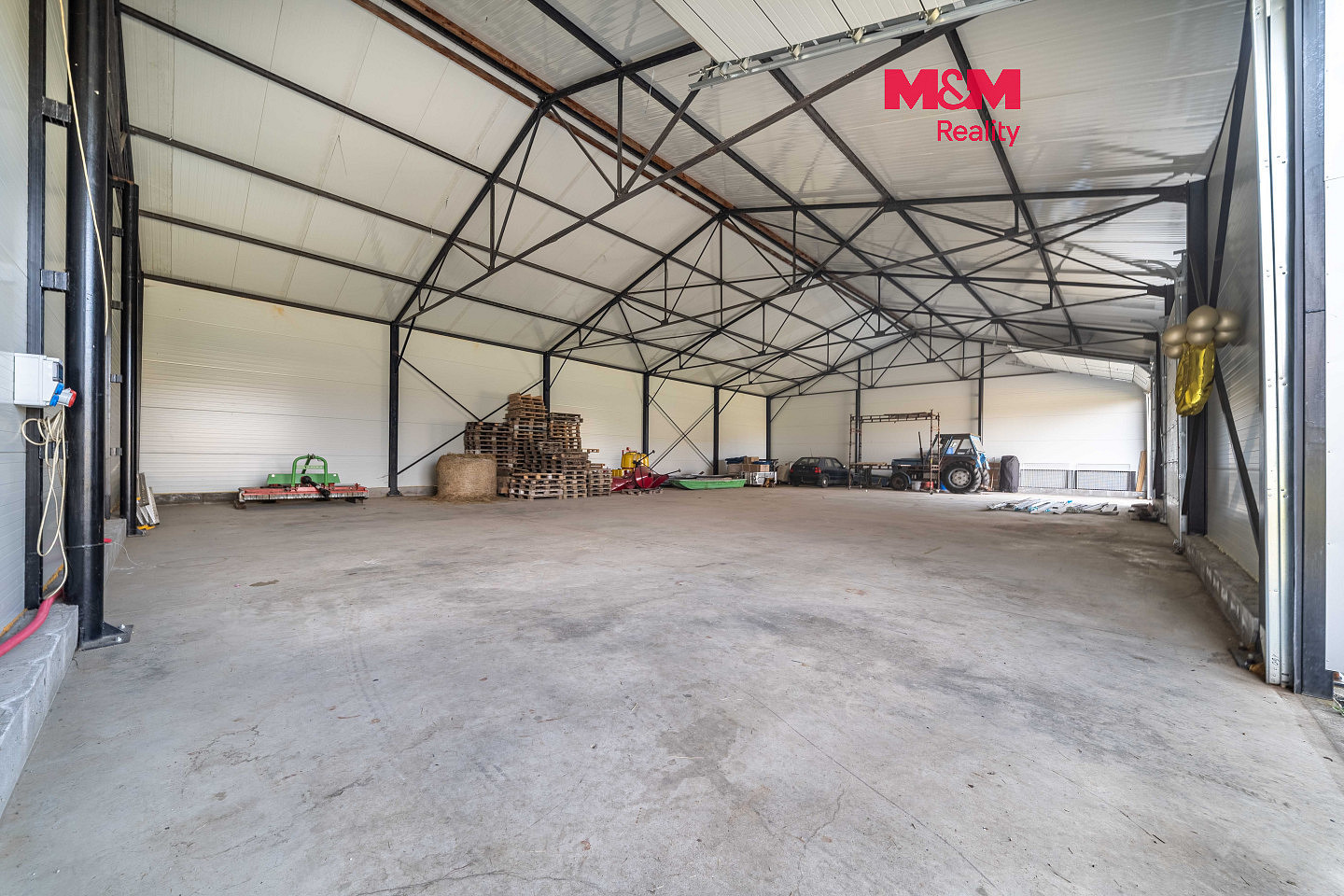 Pronájem skladovacích prostor 400 m²