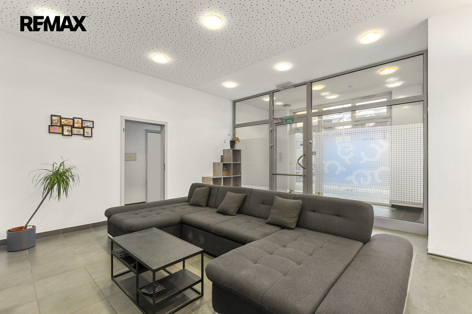 Pronájem obchodních prostor 122 m² – fotografie 4