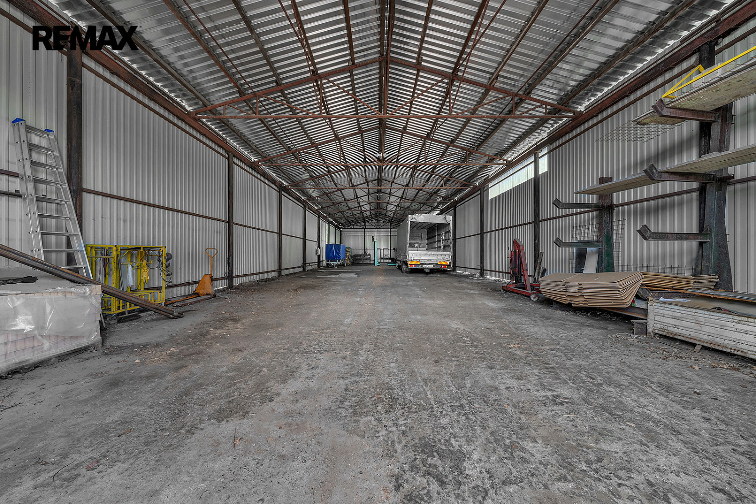 Pronájem skladovacích prostor 374 m² – fotografie 4