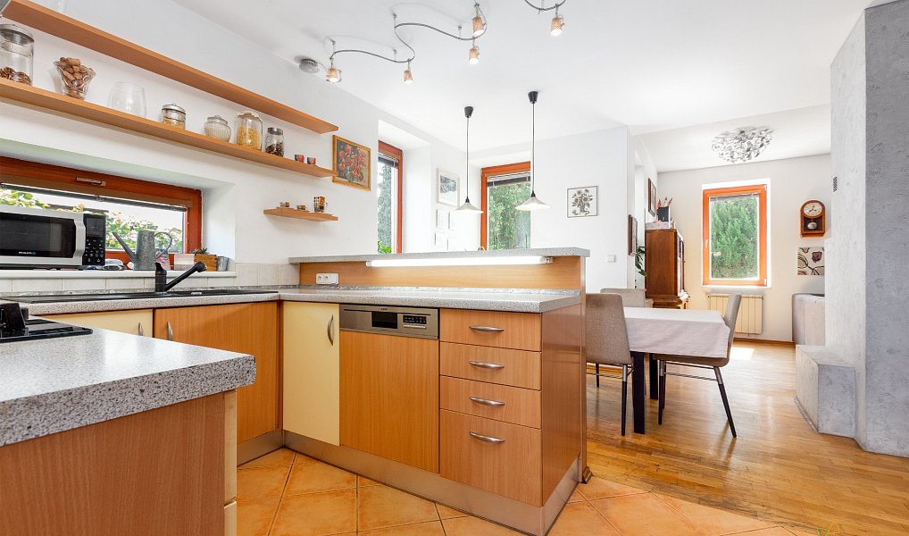Prodej domu 200 m² s pozemkem 627 m², Pardubice – náhled fotky 9
