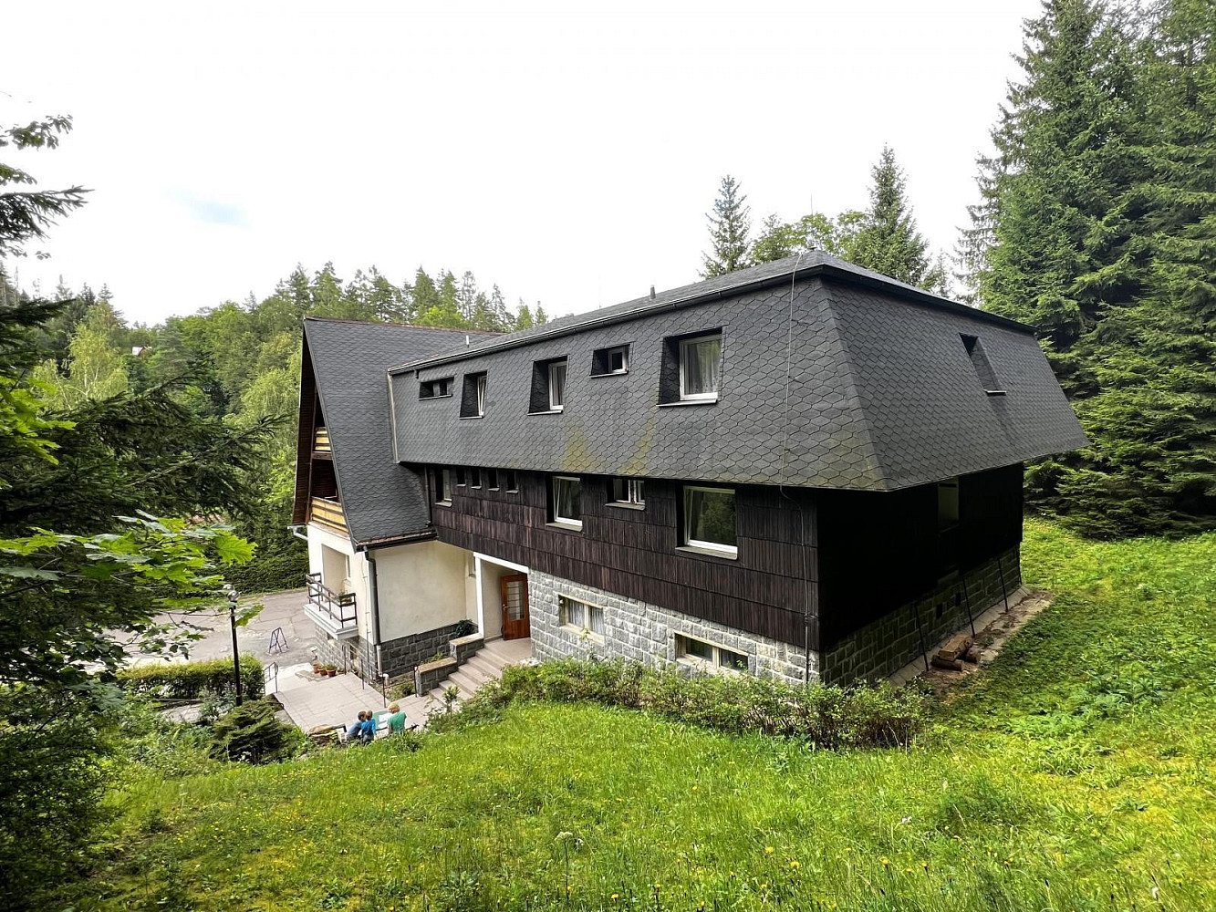 Prodej ubytovacího objektu 1 200 m² – fotografie 4