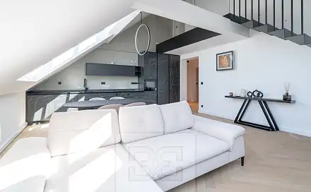 Pronájem bytu 4+kk 183 m²