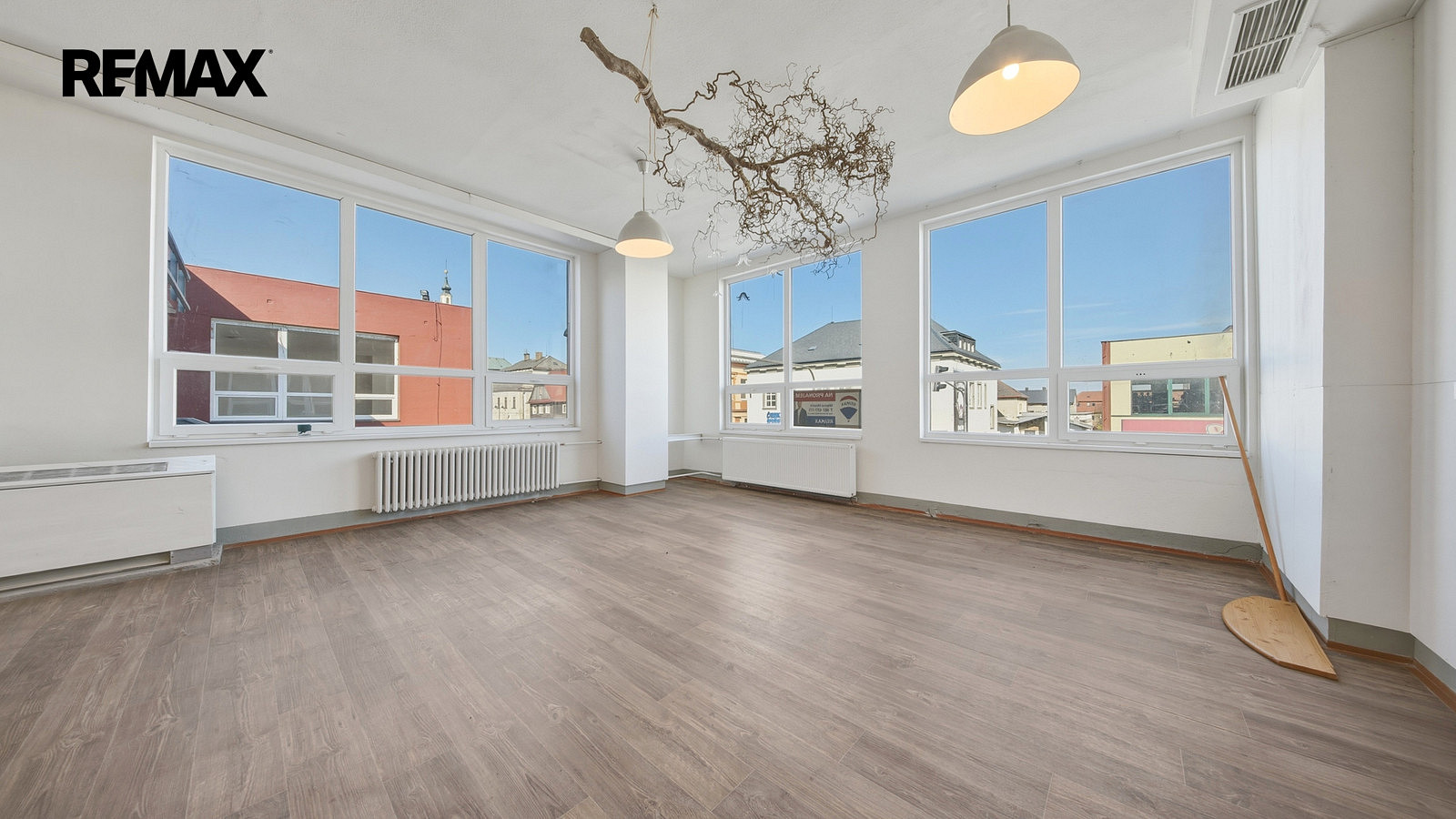 Pronájem obchodních prostor 110 m² — photo 2