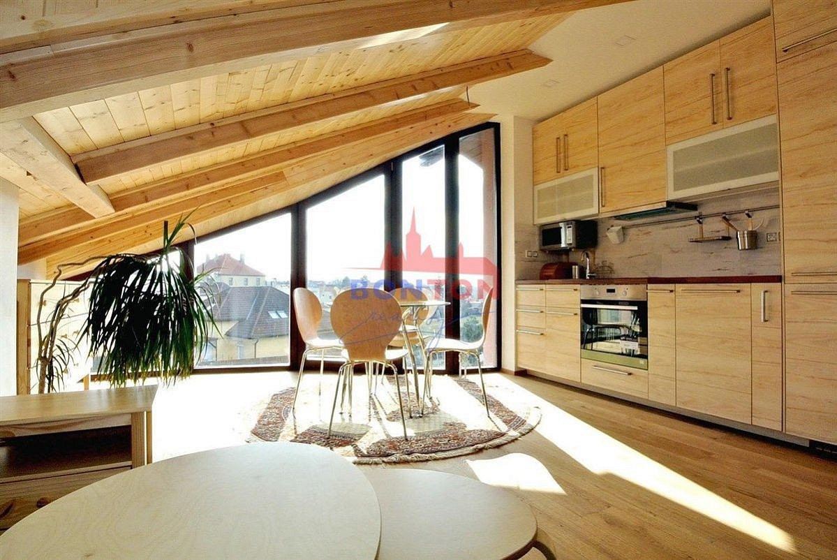 Pronájem bytu 3+kk 63 m²
