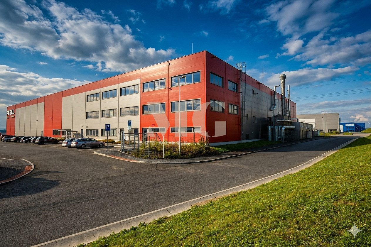 Pronájem kanceláře 600 m² – fotografie 2