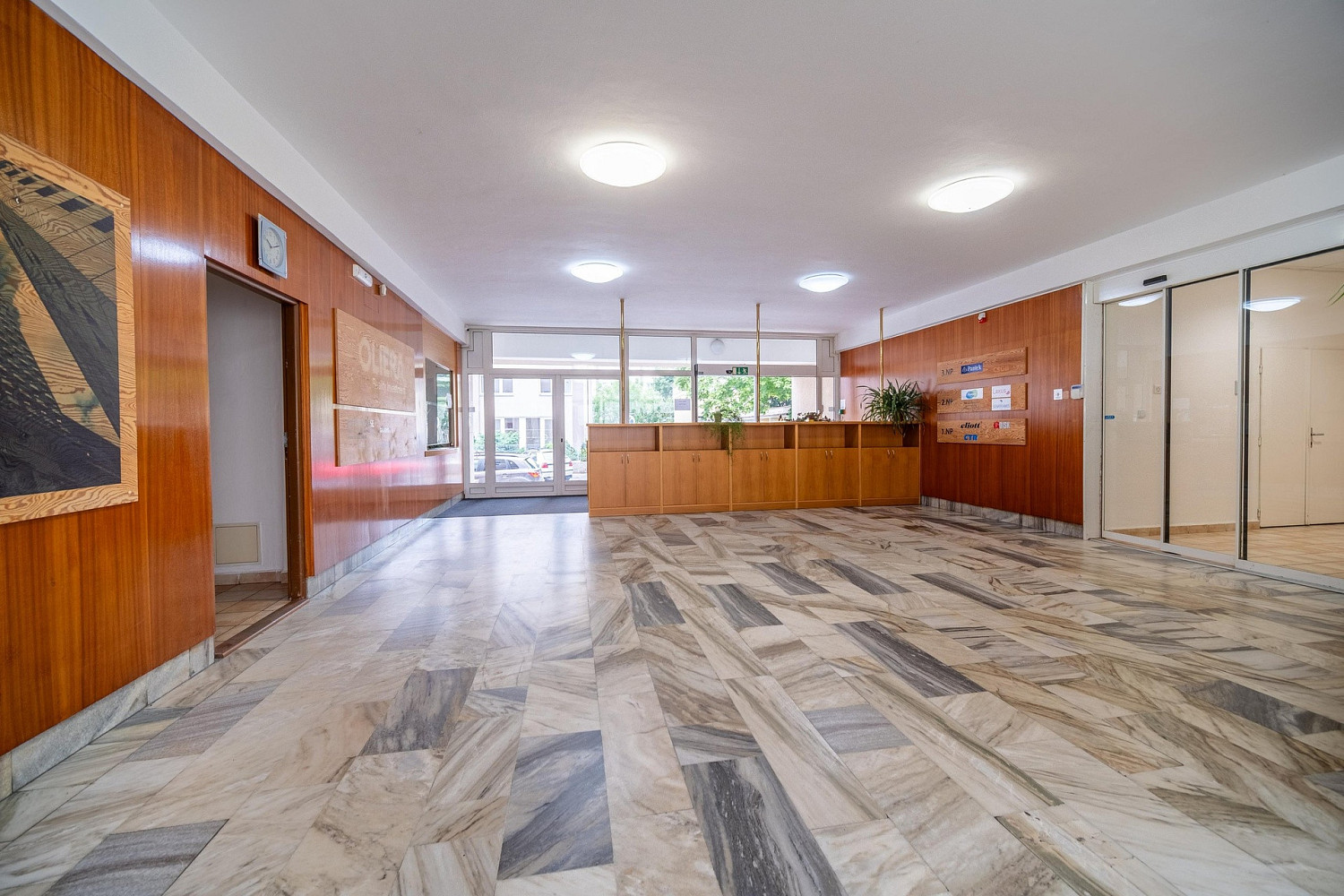 Pronájem kanceláře 250 m² – fotografie 5