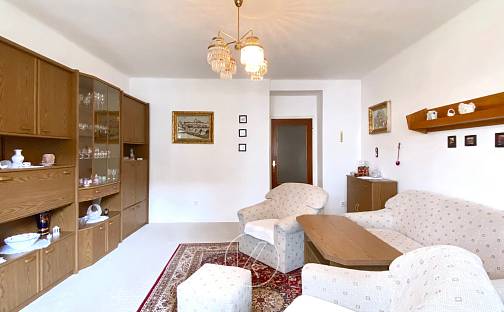 Prodej bytu 2+1 70 m², Školní, Plzeň - Doubravka