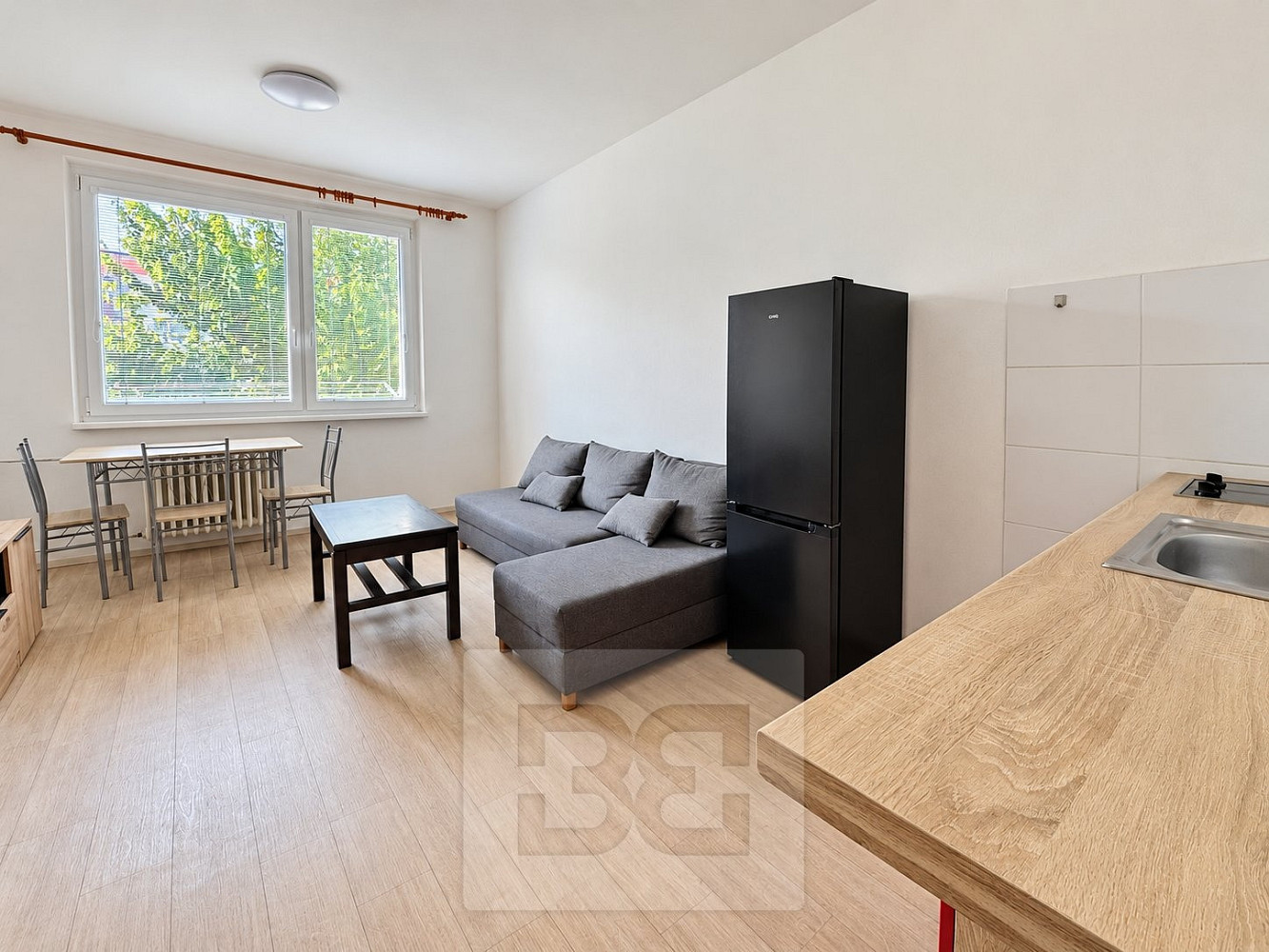 Pronájem bytu 2+kk 36 m² – fotografie 2