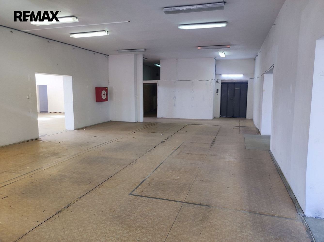 Pronájem obchodních prostor 556 m² – fotografie 5