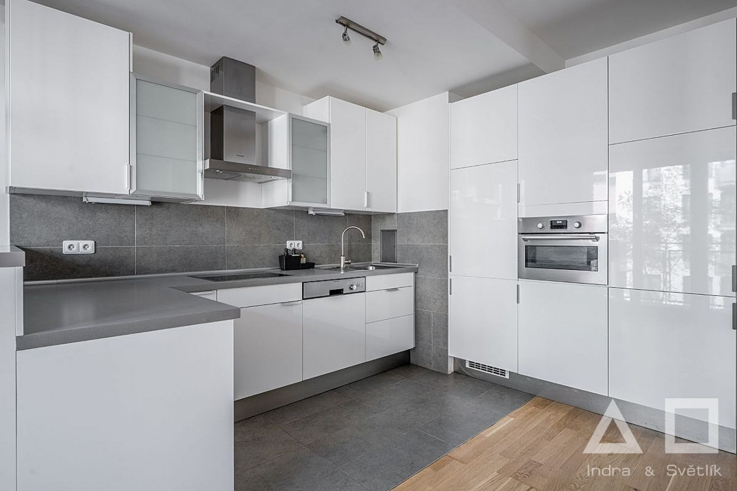 Pronájem bytu 2+kk 60 m² – fotografie 2