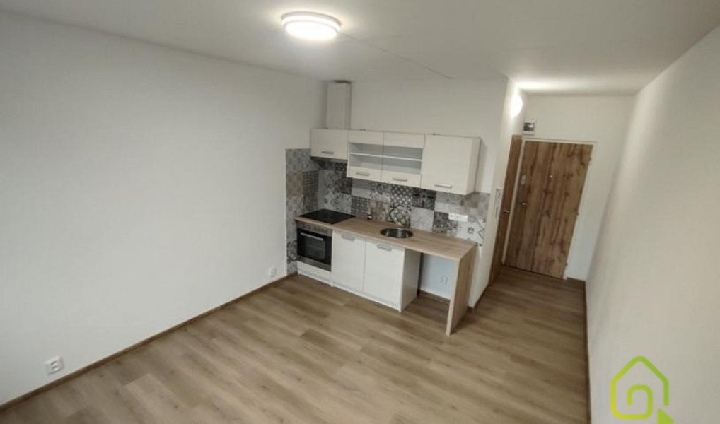 Pronájem bytu 1+kk 20 m², Chodov – náhled fotky 3