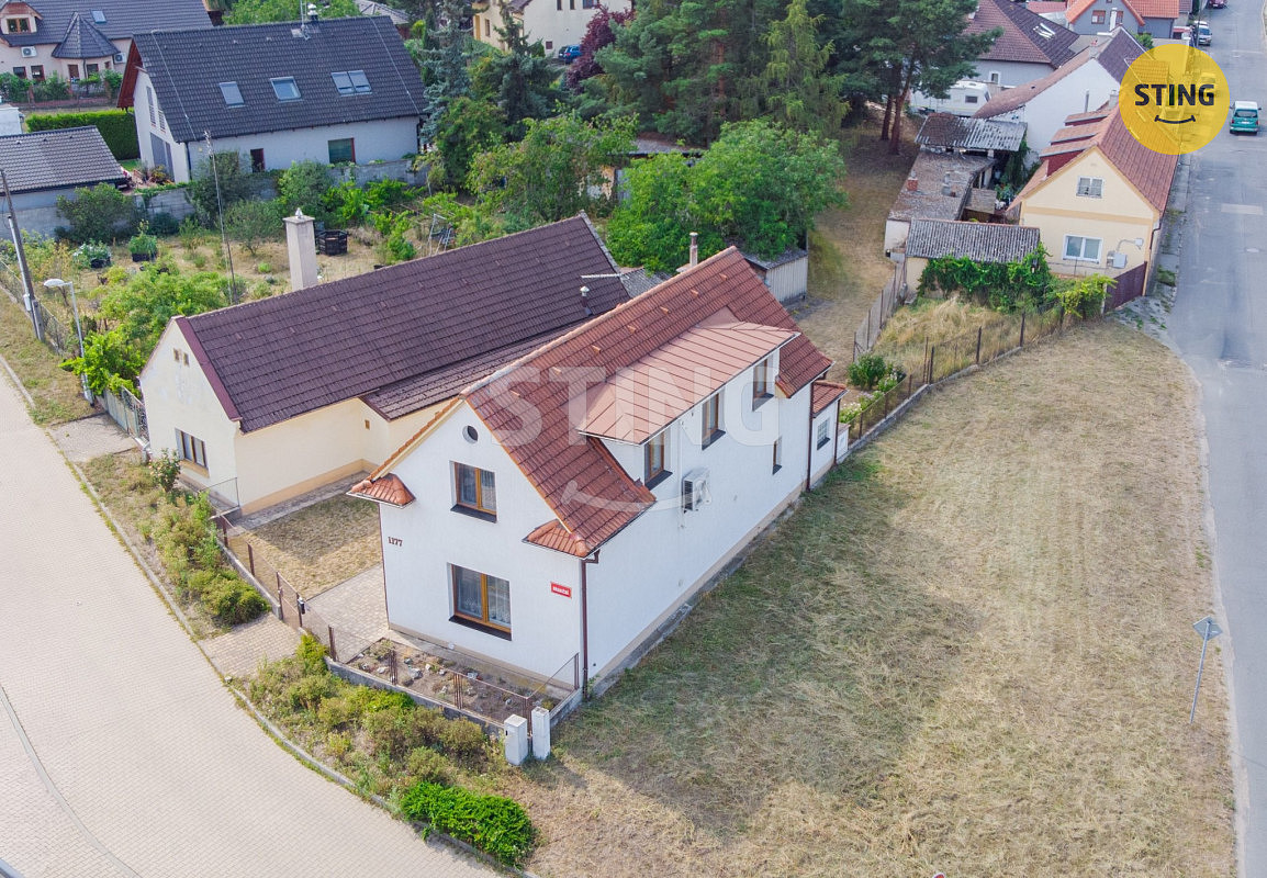 Prodej domu 192 m² s pozemkem 602 m² – fotografie 2