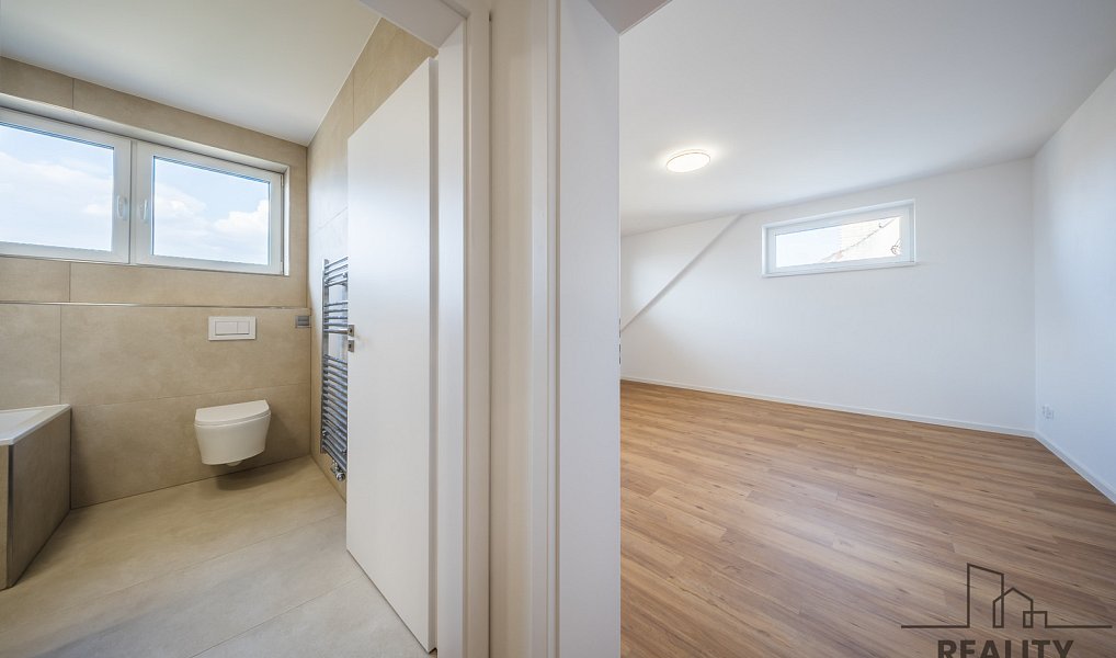 Prodej domu 225 m² s pozemkem 320 m², Vracov – náhled fotky 15