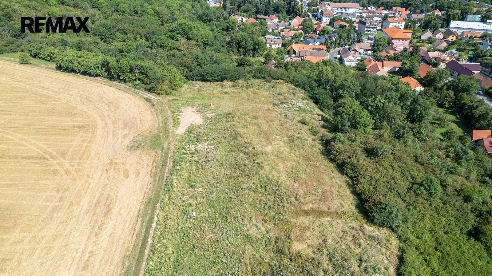 Prodej stavebního pozemku 1 052 m²