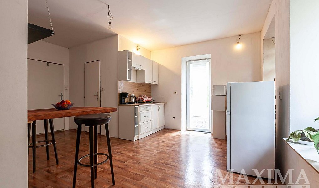 Prodej domu 300 m² s pozemkem 682 m², Desná – náhled fotky 21