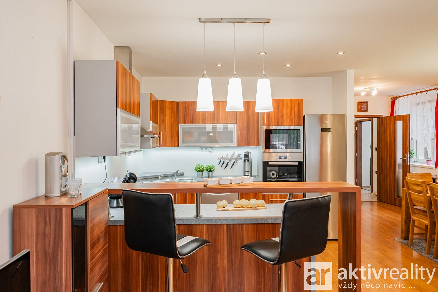 Prodej domu 257 m² s pozemkem 904 m² – fotografie 2