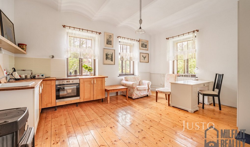 Prodej domu 336 m² s pozemkem 1 978 m², Železný Brod – náhled fotky 3